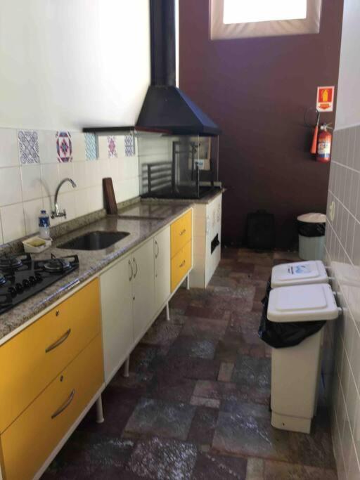 Casa de férias Linda, Perto Do Mar, Casa 3 Suites, Com Ar Ubatuba